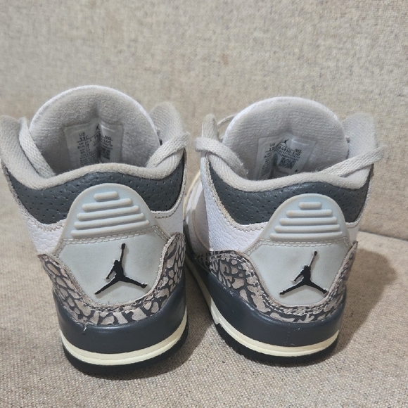 Jordan Kids White and Gray Sneakers 11c - Picture 3 of 5